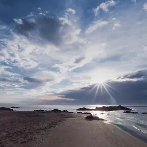 https://huelintown.hotelsinnerja.org